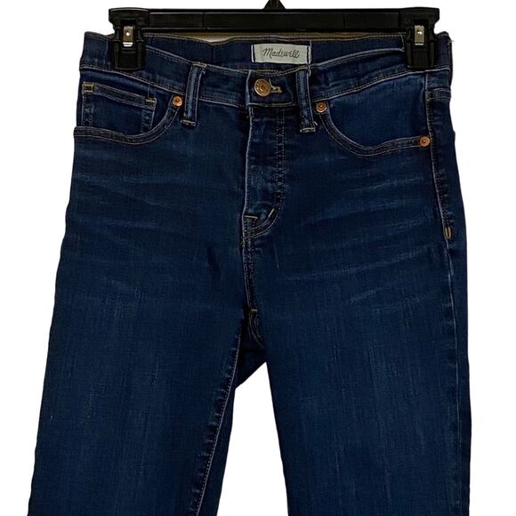 Madewell 9" Mid-Rise Skinny Jeans in Larkspur Wash: TENCEL™ Denim Edition - Picture 4 of 11